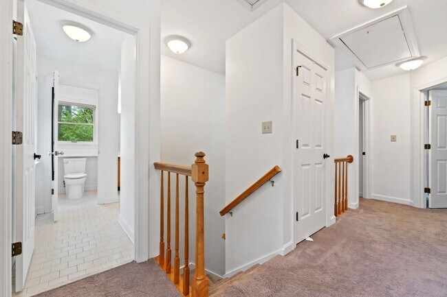 Building Photo - Bolin Creek 4 Bedroom House with Fabulous Forest Views Available May 15!