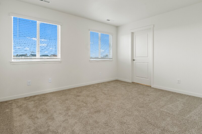 Building Photo - 1902 Knobby Pne Dr