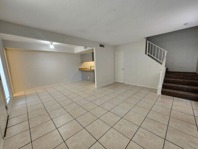 Building Photo - 2 level Condo