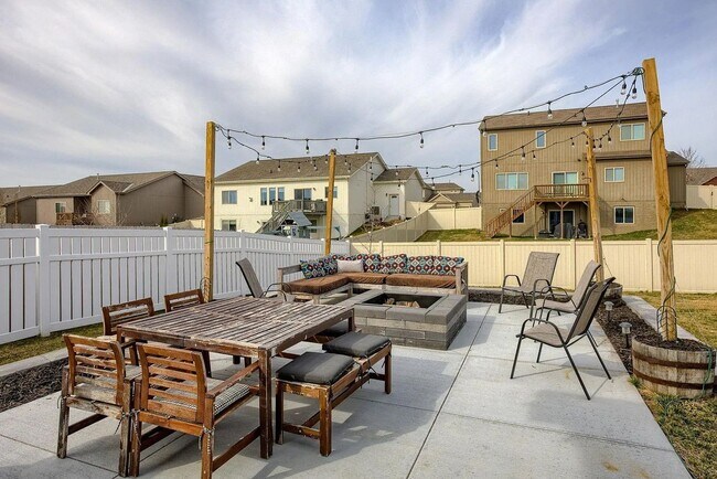 Building Photo - Hyda Hills Ranch For Rent Near Offutt AFB