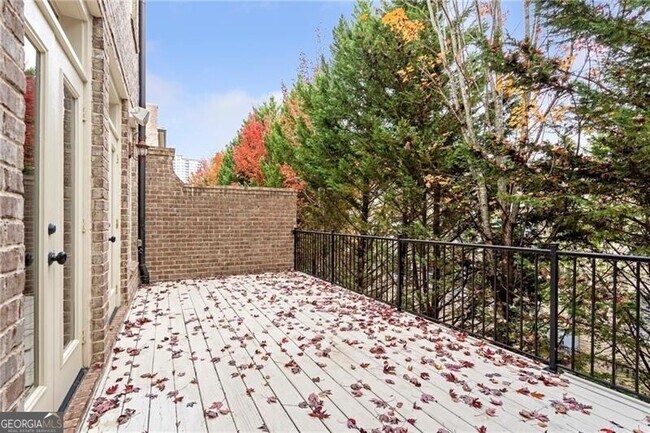 Building Photo - 58 Sheridan Dr NE