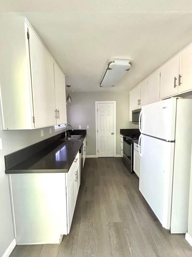 Building Photo - Welcoming 3 Bedroom 1.5 Bathroom Home