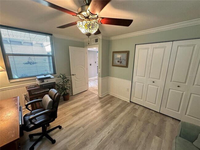Building Photo - 567 Lakeside Dr