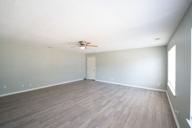 Building Photo - Available Soon!