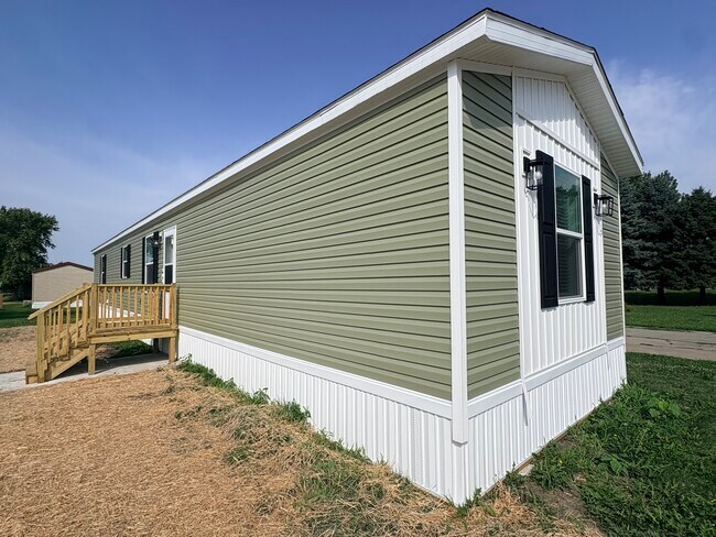 Building Photo - 1820 Green Park Cir