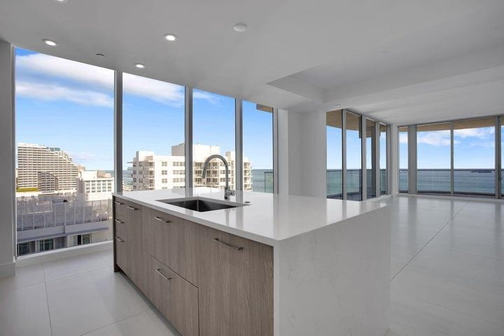 Building Photo - 151 N Seabreeze Blvd