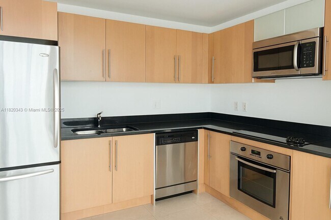 Building Photo - 300 S Biscayne Blvd