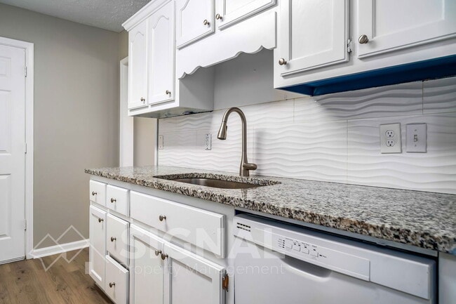 Building Photo - 140 Bonnieville Dr