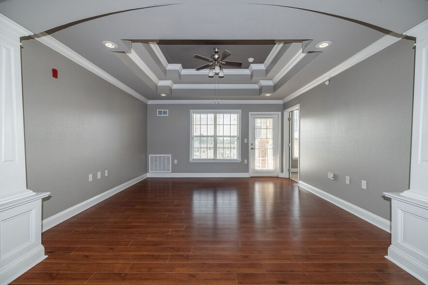 3rd Floor Multi Recessed Ceiling - River Pointe North