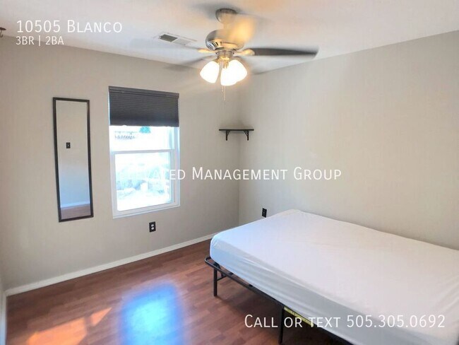 Building Photo - 10505 Blanco-