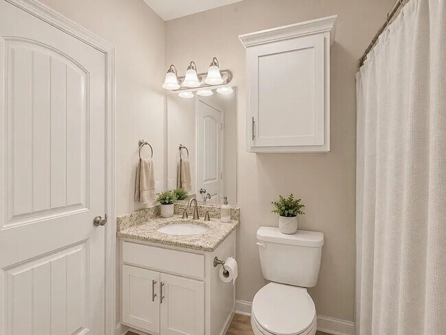 Building Photo - Texas A&M Living at Its Best – Newly Remodeled 4BR/4BA in The Barracks