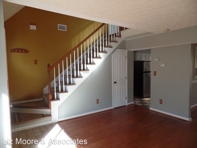 Building Photo - 3 br, 1.5 bath House - 934 Pheasant Run