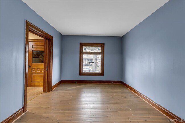 Building Photo - 37 Alsace Ave