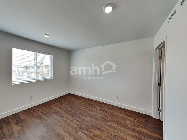 Building Photo - 8937 Carmine Cob Ave