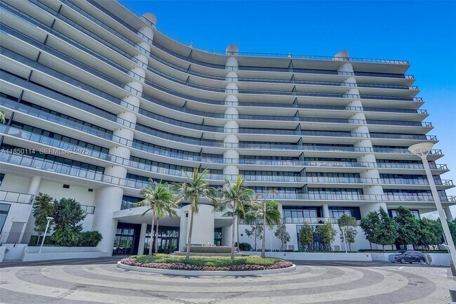 Building Photo - 5000 Island Estates Dr