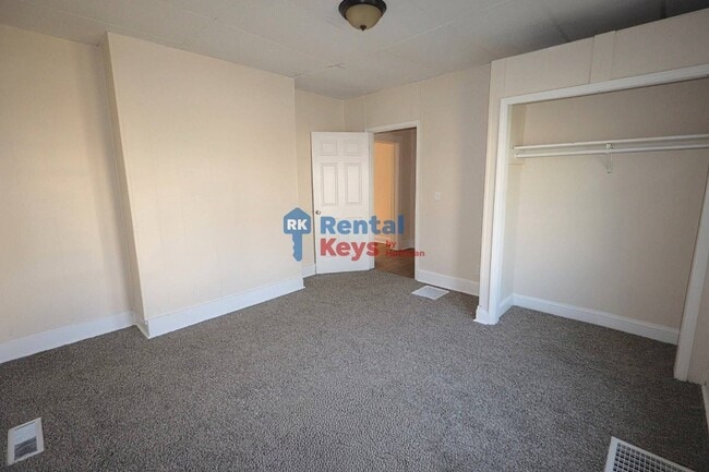 Building Photo - 1305 N Garvin St