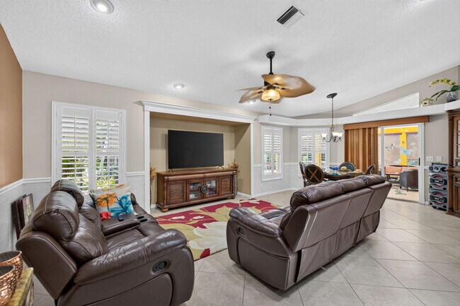 Building Photo - 3077 SE Galt Cir