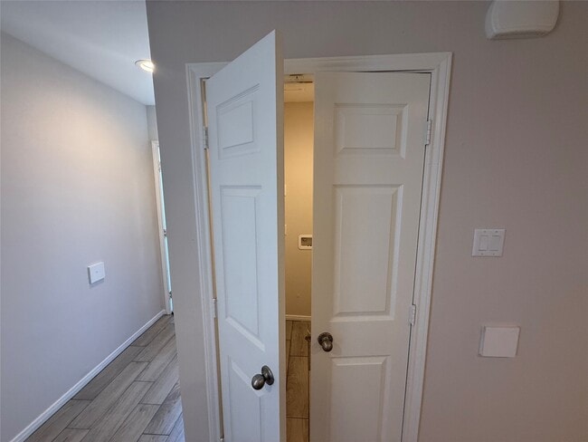 Building Photo - 5530 Hillman St