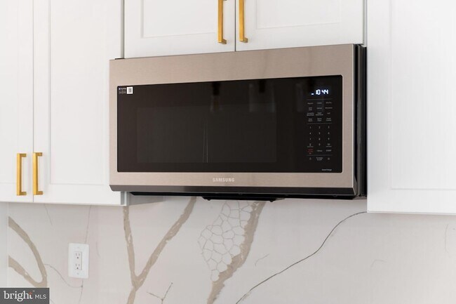 Building Photo - 113 Clifford Ave