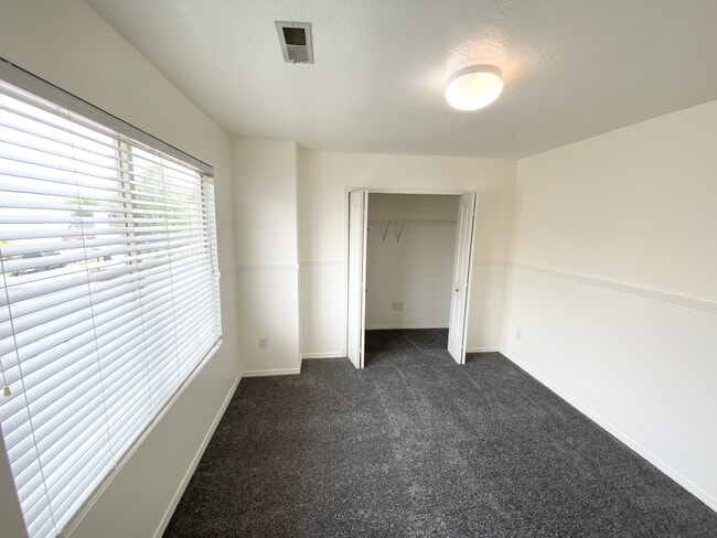 Building Photo - 1243 W 520 S
