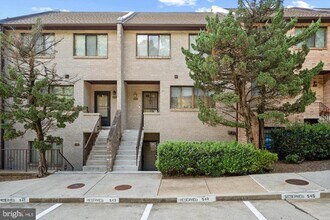 Building Photo - 3895 Steppes Ct