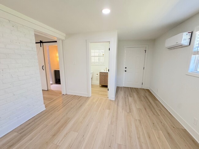 Building Photo - 324 Tanglewood Rd