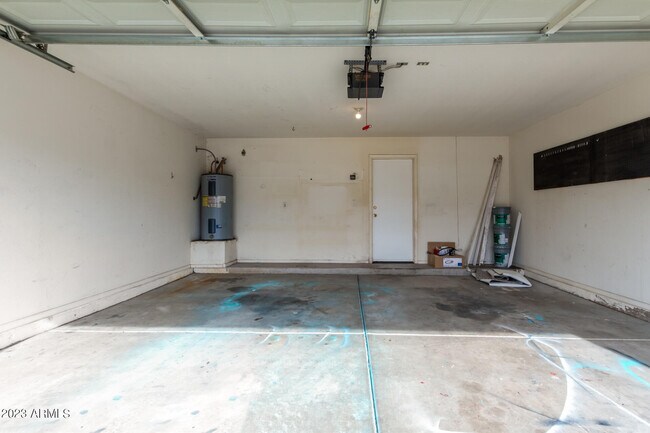 Building Photo - 9012 W Tony Ct