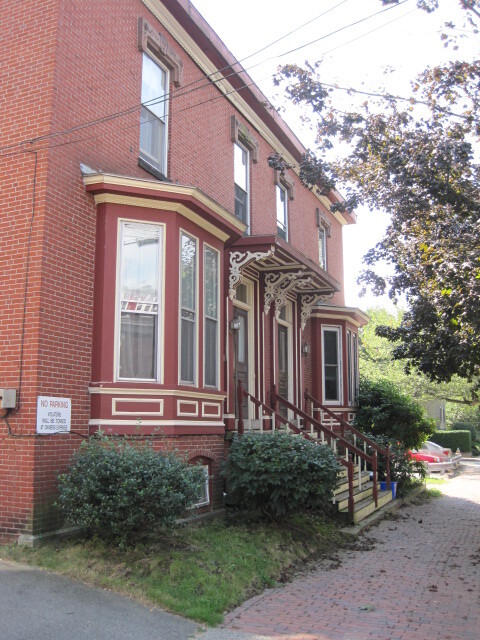 Building Photo - 450 Cumberland Ave