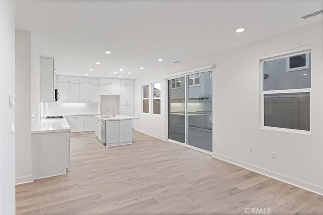 Building Photo - 641 Jasper St