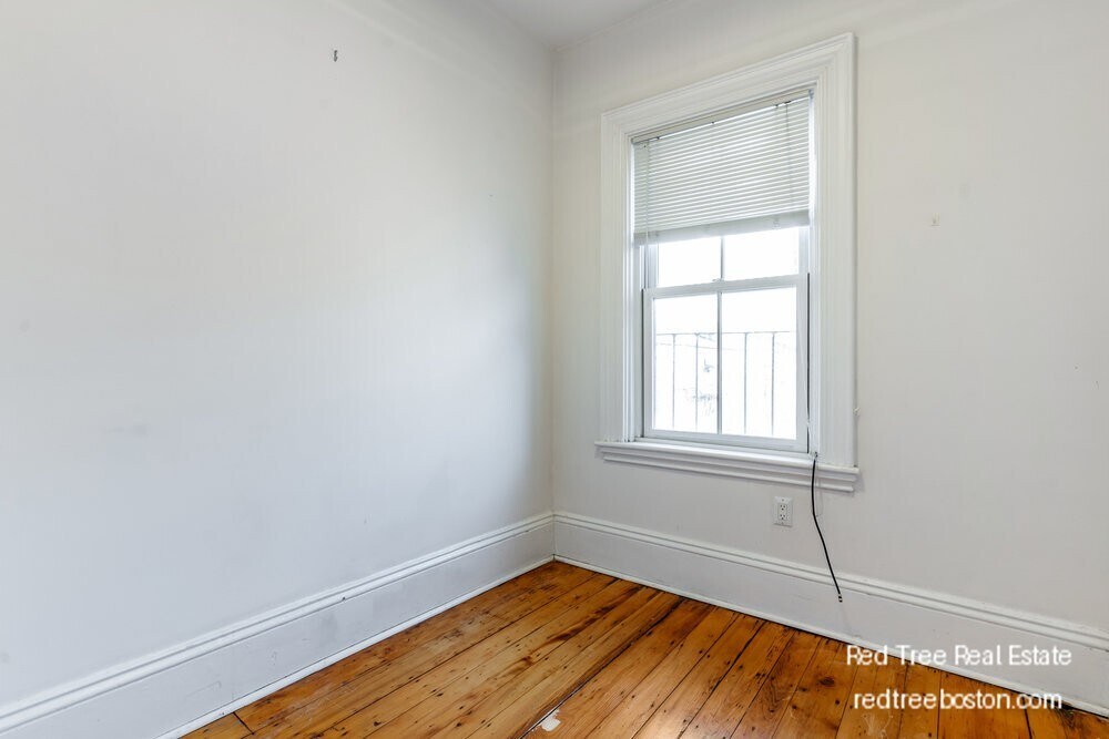 Building Photo - 1609 Tremont St