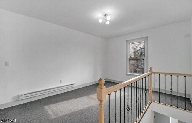 Building Photo - 227 Snyder St