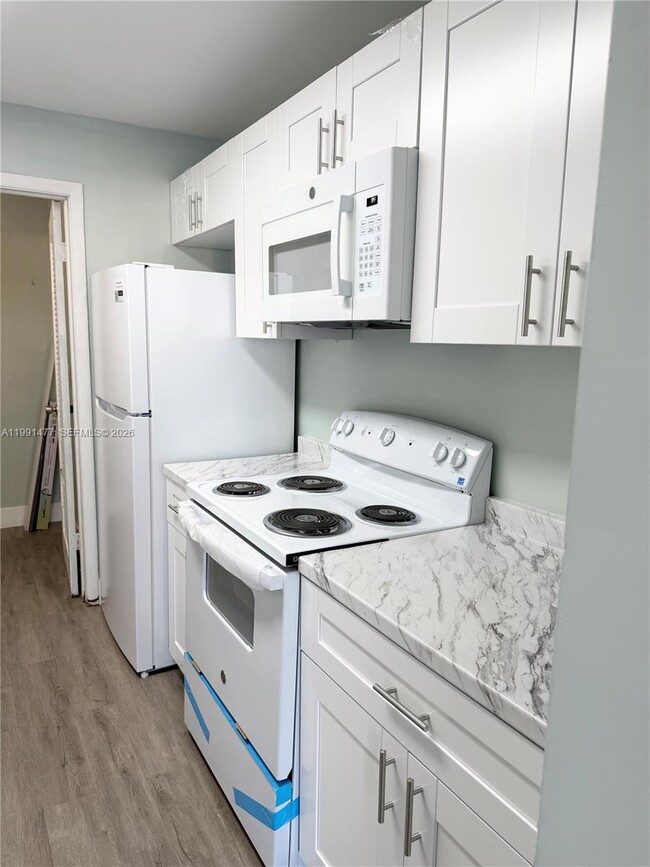 Building Photo - 804 SW 73rd Ave