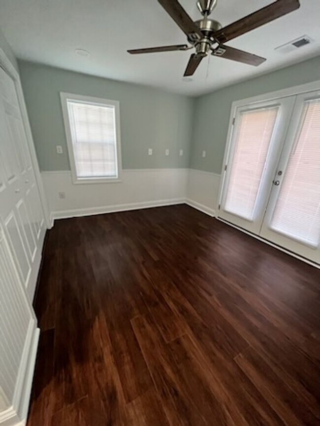Building Photo - Beautifully Totally Remodeled 3Br 2Ba in G...
