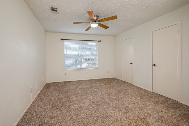 Building Photo - 3906 Quiet Pl Dr