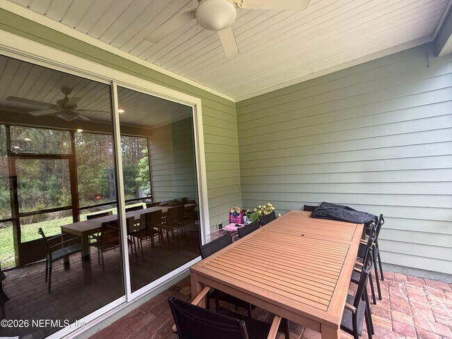 Building Photo - 122 Savita St