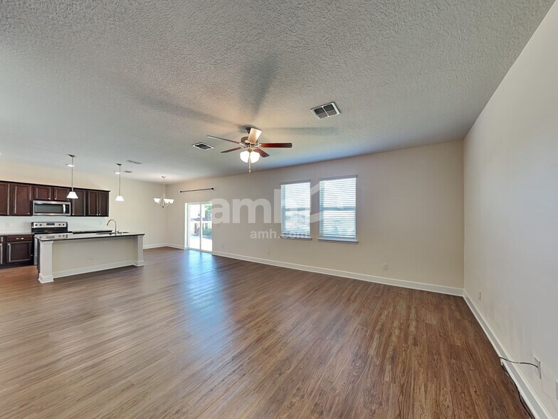 Building Photo - 242 Crestrun Loop