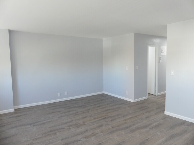 Building Photo - 270 Marin Blvd