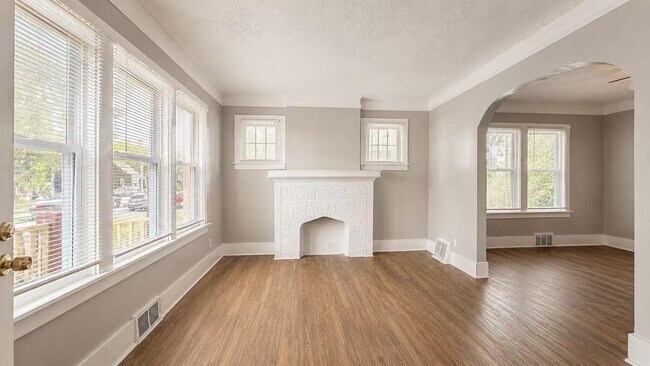 Building Photo - 16521 Woodingham Dr