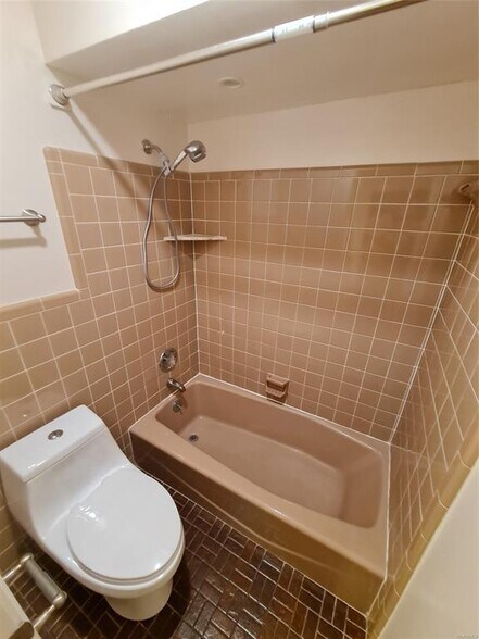Building Photo - 6474 Halcyon Dr