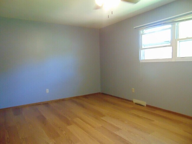 Building Photo - Nice 3 Bed 3 Bath House In University Park...