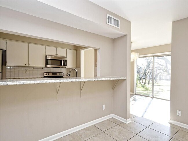 Building Photo - 100 Lido Cir