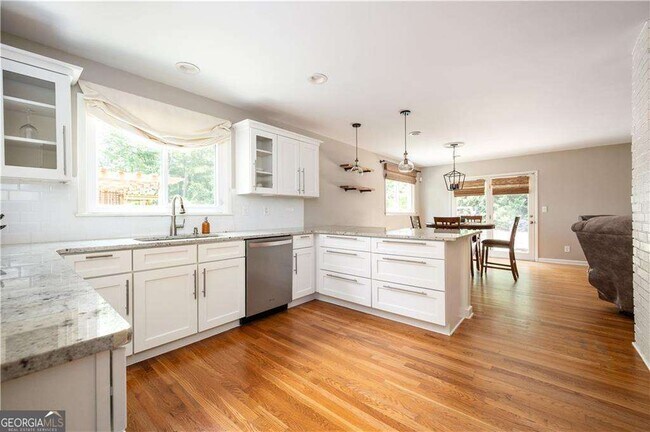 Building Photo - 3850 Beya Way