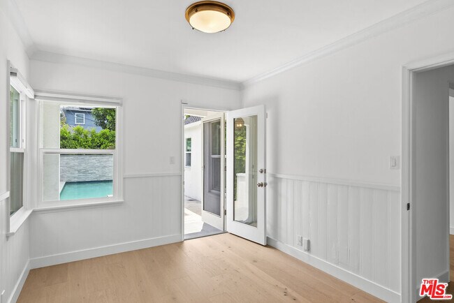 Building Photo - 3956 Alcove Ave