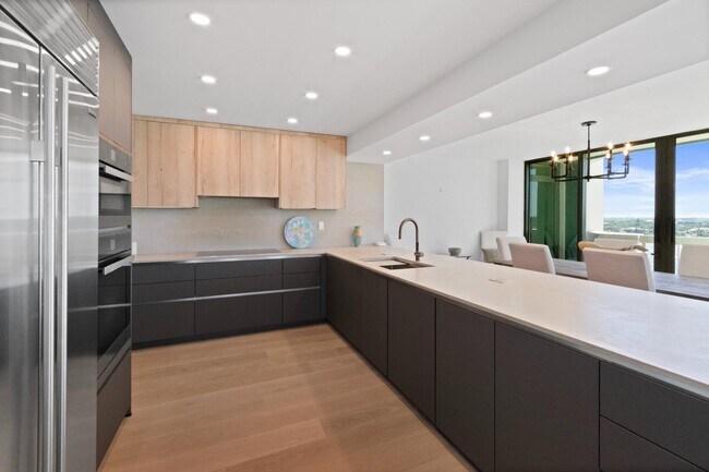 Building Photo - 115 Lakeshore Dr