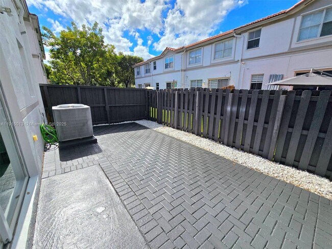 Building Photo - 7848 NW 108th Ct