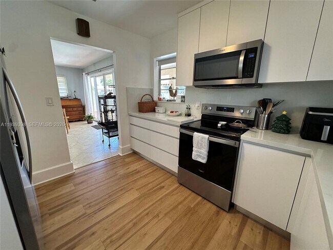 Building Photo - 120 Pocatella St