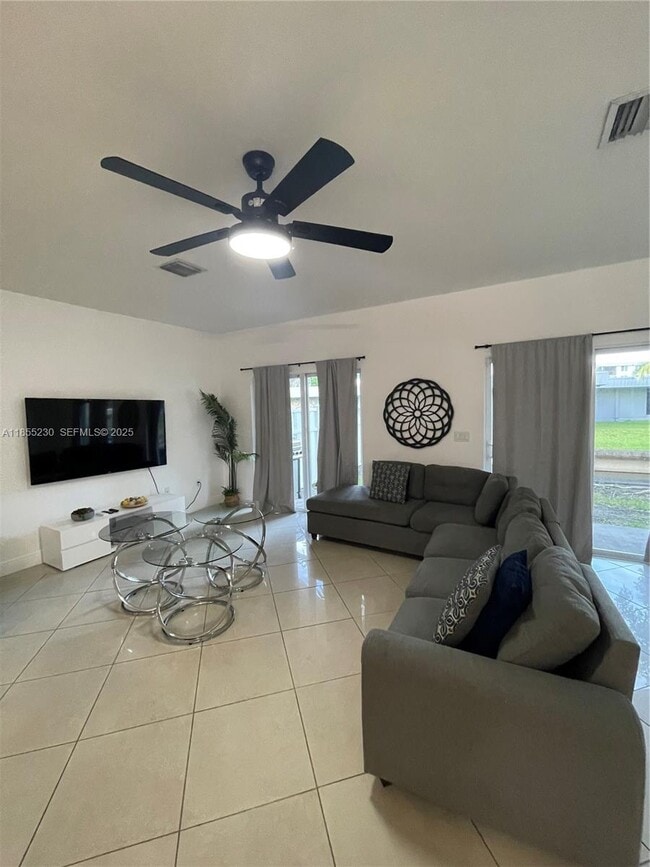 Building Photo - 3450 NW 17th Terrace