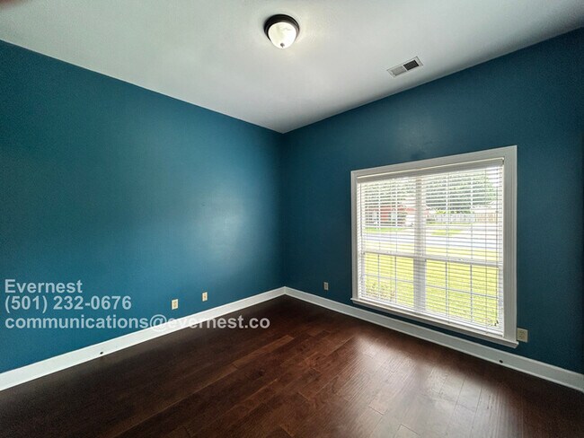 Building Photo - 9501 William Little Dr