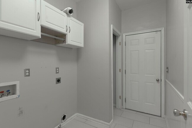 Building Photo - 101 Water Hickory Way