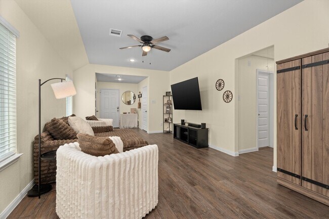 Building Photo - 2408 Bray Head Dr